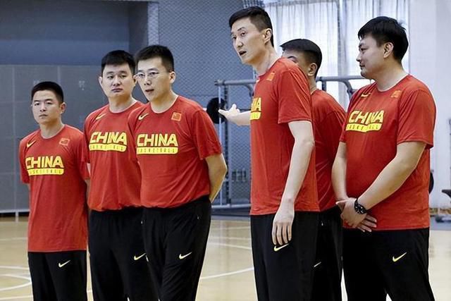 专家推荐【夏长生】足球16中13 带来下午两场澳超精选：阿德莱德联vs布里斯班狮吼+西悉尼流浪者vs墨尔本胜利【雅典娜解球】足球8中7 带来晚间意甲赛事：弗洛西诺尼vs都灵【易球胜】足球4连红 带来晚间德甲焦点战：斯图加特vs勒沃库森今日热点赛事今日下午，澳超迎来两场焦点战对决：阿德莱德联vs布里斯班狮吼+西悉尼流浪者vs墨尔本胜利。